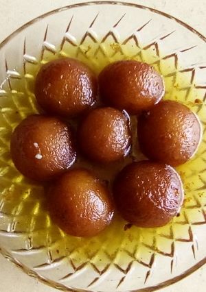A picture of Traditional gulab jamun.