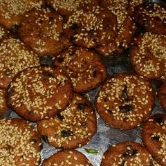 A picture of Khichdi vada.