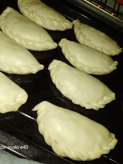 Una foto de Empanadas de choclo con salsa blanca