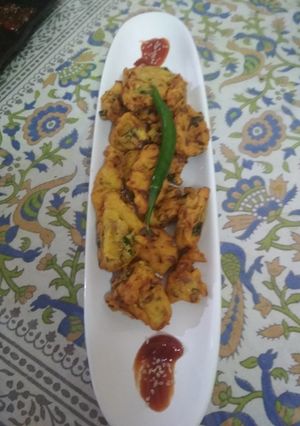A picture of Pyaj ke pakode.