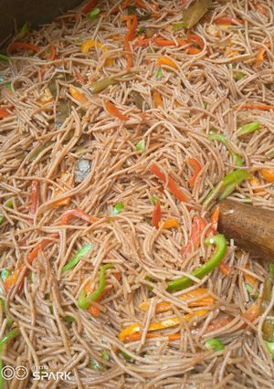 Brown spaghetti ainihin hoton girkin