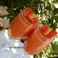 A picture of Melon guava smoothie.