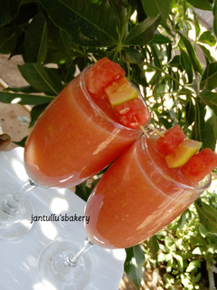 A picture of Melon guava smoothie.