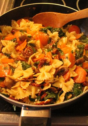 Una foto de Pasta ensalada: 6/1;6/4;6/4 espectacuuularrr!!!