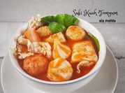Gambar chikuwa dan jamur enoki pedas