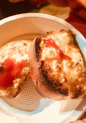 A picture of Garlic bread.