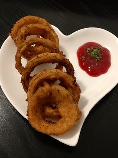 Hagymakarika recept fotója