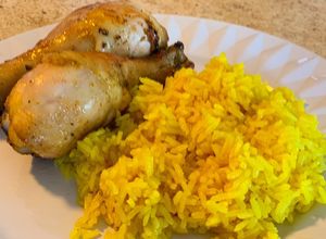 Una foto de Arroz amarillo con turmeric o cúrcuma