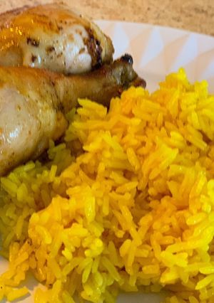 Una foto de Arroz amarillo con turmeric o cúrcuma