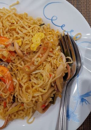 รูปของ ผัดมาม่าต้มยำกุ้ง