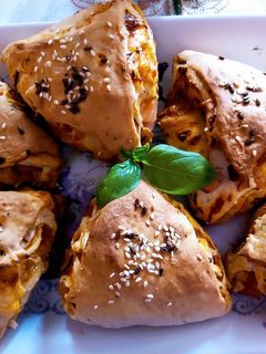 Magvas pizzás háromszög 🍕🍕🍕 recept fotója