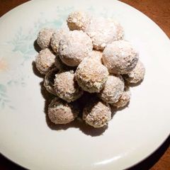 A picture of Chocolate coconut laddu #sallahmeal#.