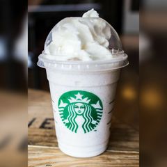 A picture of Starbucks Vanilla Bean Frappé.