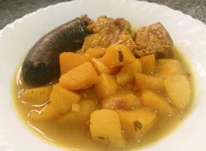 Foto principal de Patatas con morcilla de mondongo y costillas