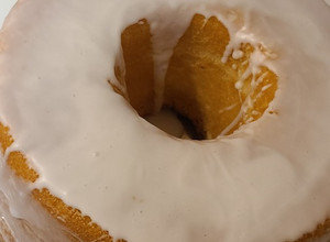 A picture of Vanilla Pound Cake.