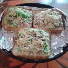 A picture of Cheese Capsicum Sandwich.