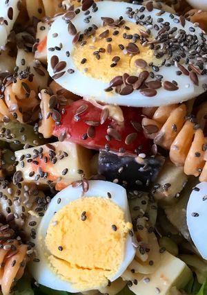 Una foto de Ensalada tirabuzón fresco
