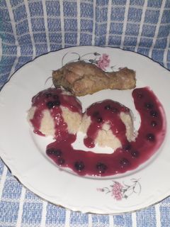 Áfonyás szósz pirított darával és csirkecombbal Gm és Tm recept fotója