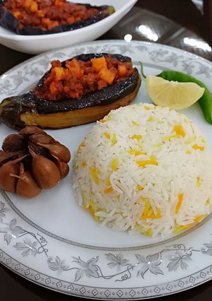 عکسی از دستور بادمجون شکم پر 🍆🥩