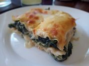 Una foto de pollo queso lasaña