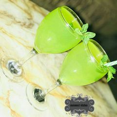 A picture of Cocumber lemonade.