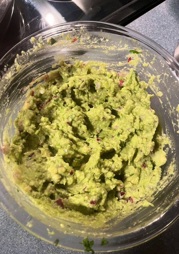 A picture of Chipotle copycat guacamole.