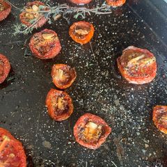 A picture of Sweet slow roasted tomatoes.