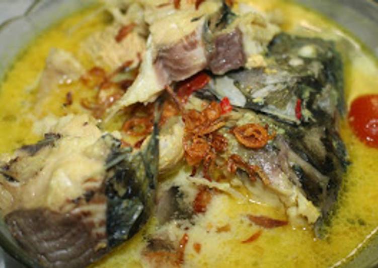 Langkah Mudah untuk Membuat Ikan bumbu kuning/betu'up, Enak