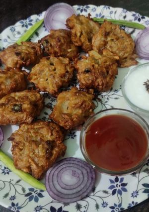 लौकी के पकौड़े (lauki ke pakode recipe in Hindi) रेसिपी मुख्य फोटो