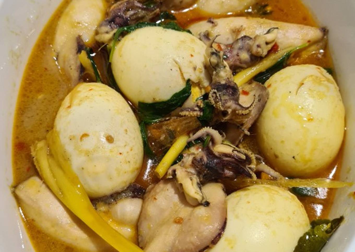 Gulai cumi telor kemangi