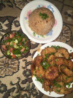 صورة لوصفة سمك مقلي ورز وسلطه