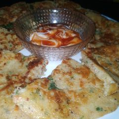 A picture of Potato egg Paratha.