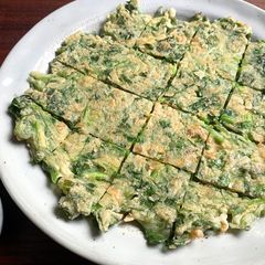 A picture of Coriander & Dried Shrimp Pancake.