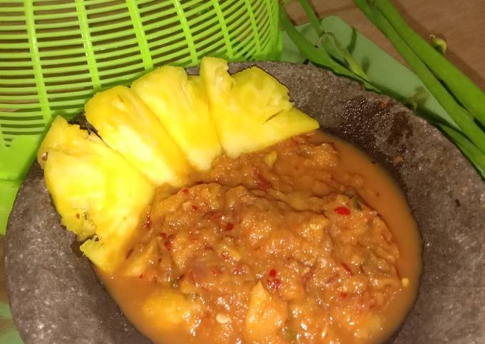 Sambal matah terasi nenas