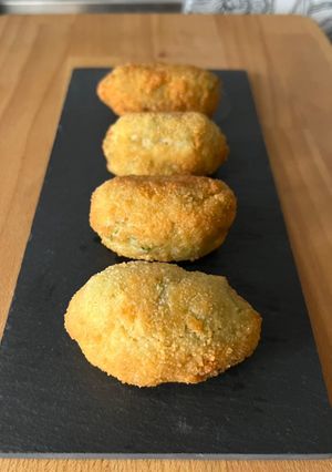 Una foto de Croquetas de brócoli y bacalao
