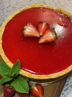 Фото Чизкейк з кокосовим молоком та полуничним желе 🥥🍓.