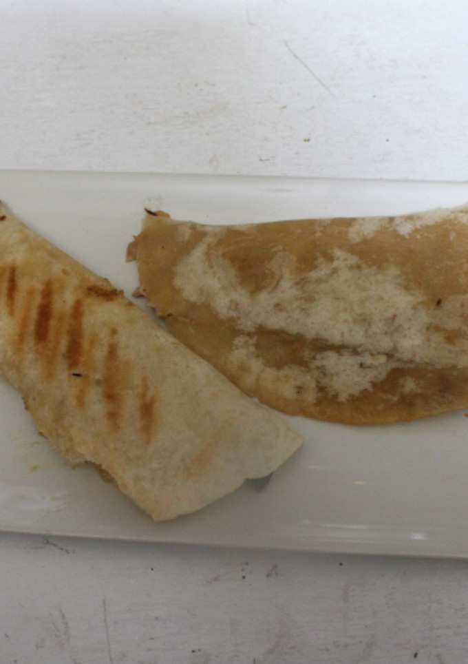 Una foto de Tortitas mexicanas con surimi y atún al grill doble
