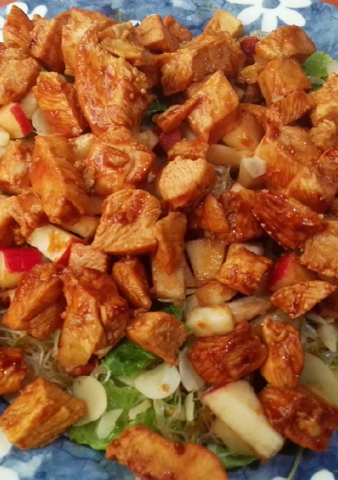 Una foto de Ensalada con pollo (Honey Mustard)