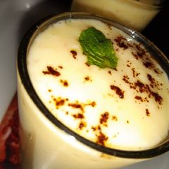 Mango lassi A picture of Mango lassi.