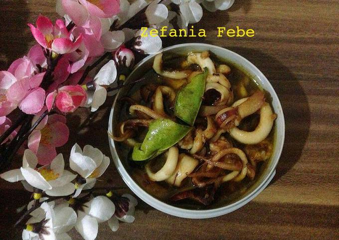 Bagaimana Menyiapkan Cumi Goreng Mentega, Enak Banget