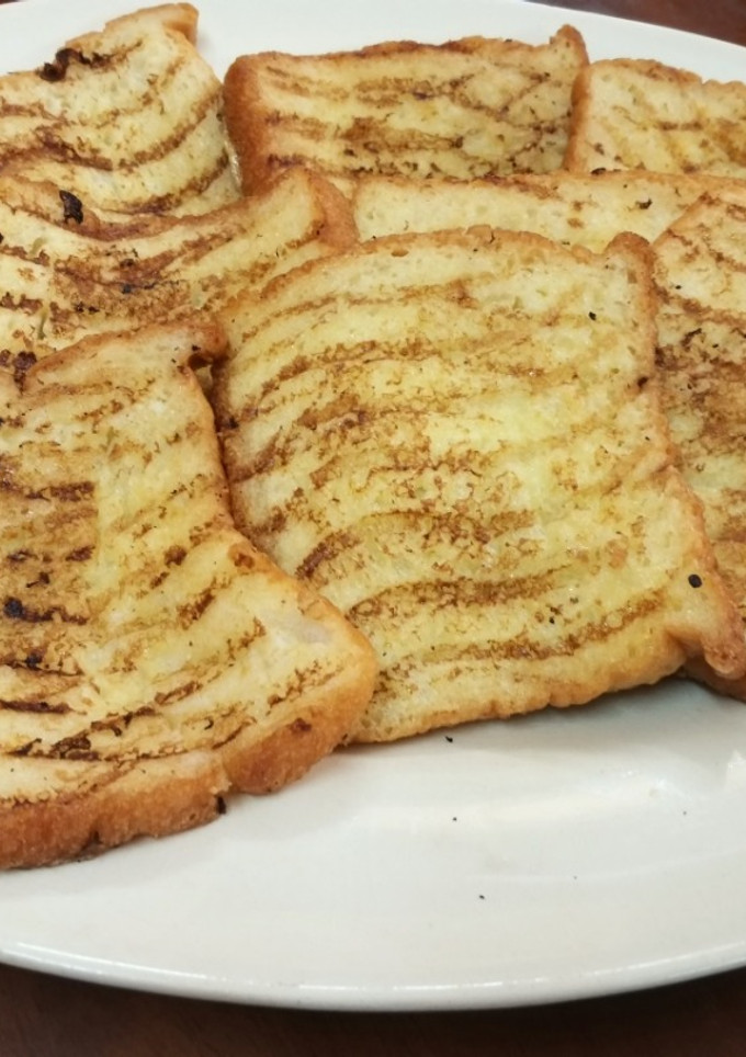 பிரெட் ஸ்வீட் டோஸ்ட் ( Bread sweet toast Recipe in Tamil செய்முறை முக்கிய புகைப்படம்