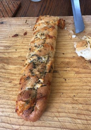 Una foto de Pan de ajo con queso