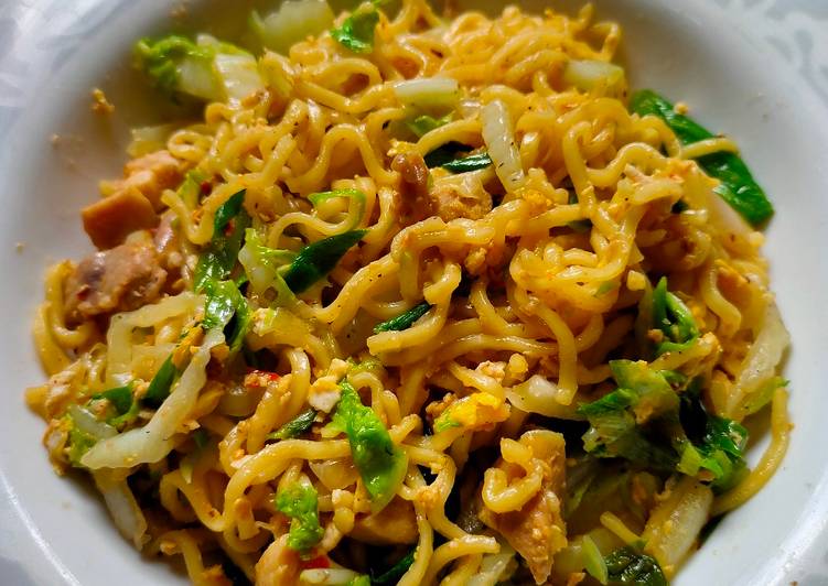 Mie goreng MomEE