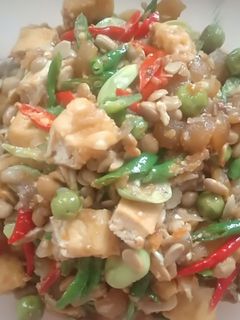 Foto resep "Sambal Goreng KTT" (Kikil Tahu Tauco)