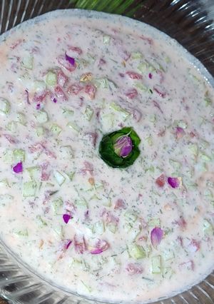 عکسی از دستور سالاد خیار و گوجه با سبزی معطر