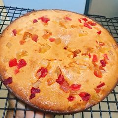 A picture of Fruit cake.