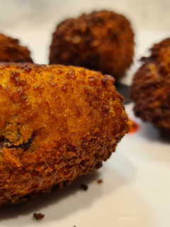 Una foto de Croquetas de cecina y puerros