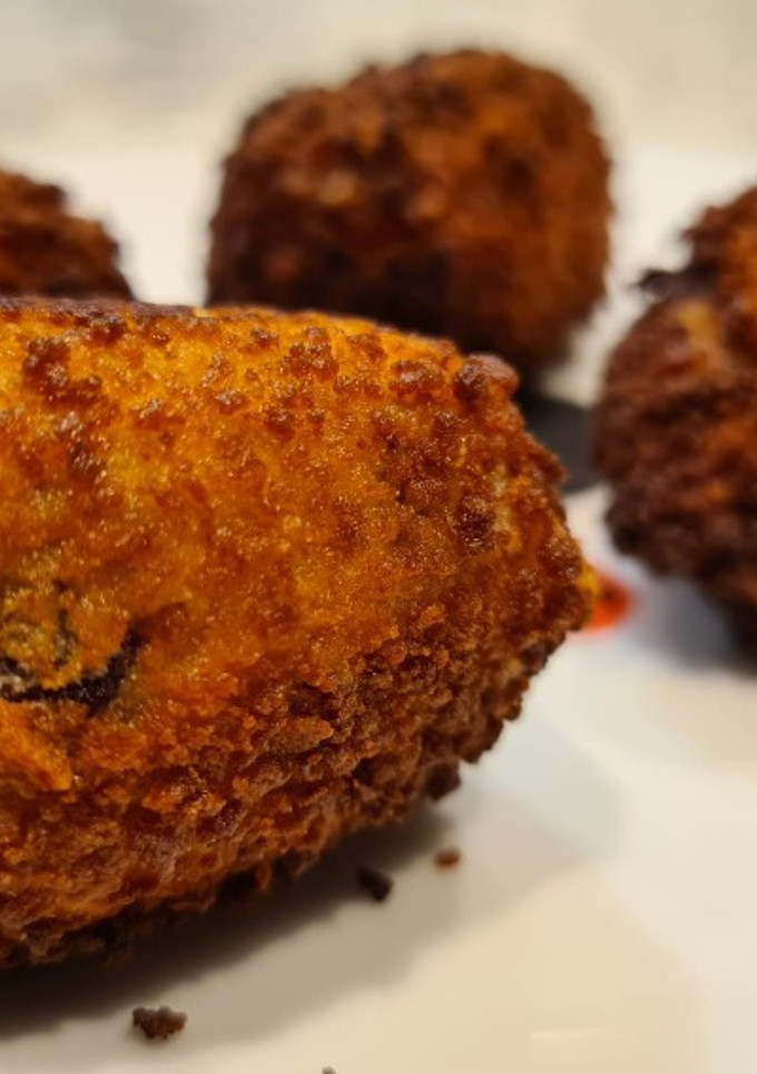 Una foto de Croquetas de cecina y puerros