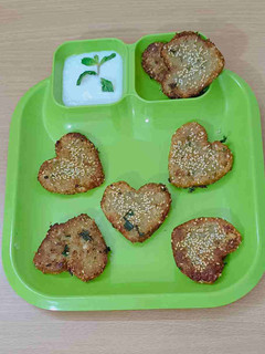 શક્કરિયા ની કટલેટ (Shakkariya Cutlet Recipe In Gujarati) રેસીપી મુખ્ય ફોટો