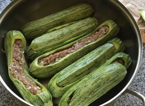 Foto resep Labu hijau / green squash isi daging sapi ala titis